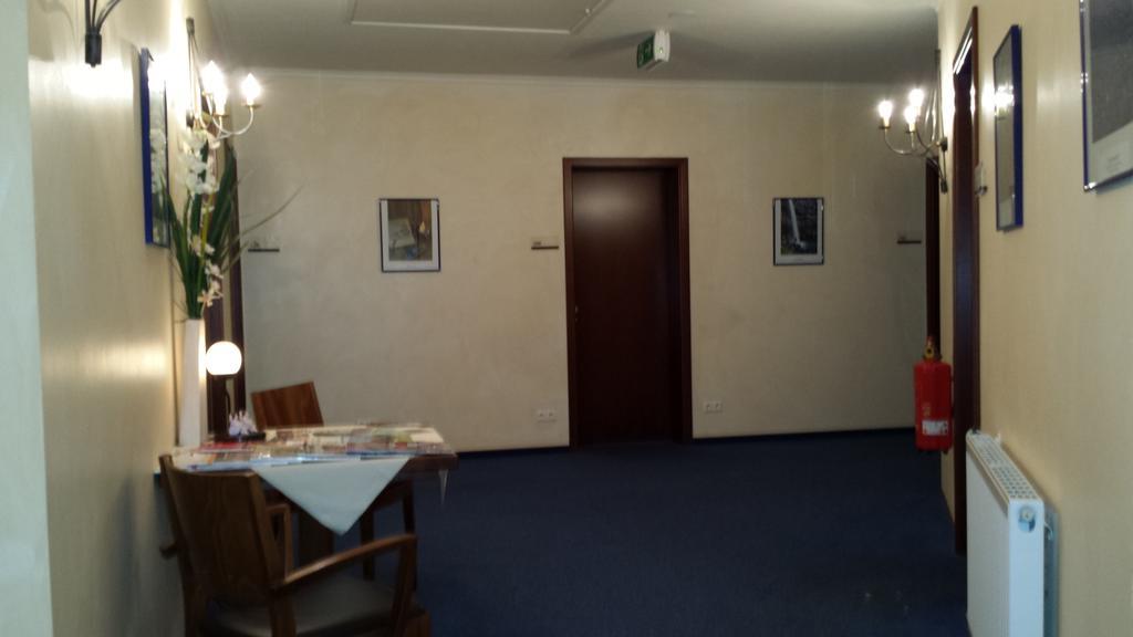 Hotel Restaurant Am Pfauenhof Quakenbrück Buitenkant foto