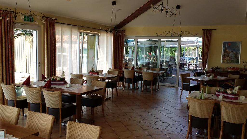 Hotel Restaurant Am Pfauenhof Quakenbrück Buitenkant foto